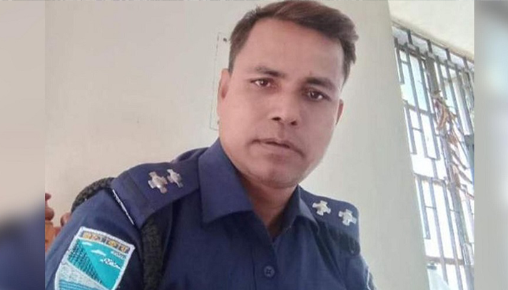বৃদ্ধকে ‘প্রস্রাব-থুতু চেটে খেতে’ বাধ্য করেন পুলিশ কর্মকর্তা! - the Bengali Times