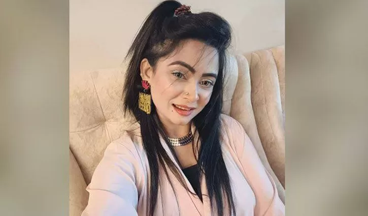 প্রেমের ফাঁদে ফেলে নগ্ন ছবি তুলে অর্থ হাতিয়ে নিতেন মিশু - the Bengali Times প্রেমের ফাঁদে ফেলে নগ্ন ছবি তুলে অর্থ হাতিয়ে নিতেন মিশু - the Bengali Times