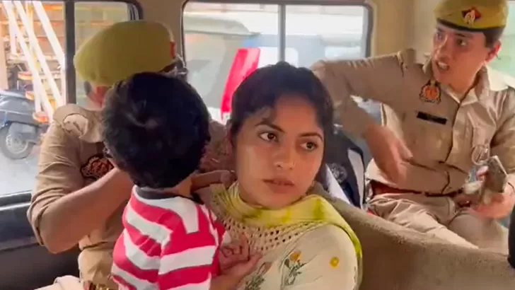 সন্তান নিয়ে স্বামীর খোঁজে ভারতে বাংলাদেশী নারী, অতঃপর… - the Bengali Times সন্তান নিয়ে স্বামীর খোঁজে ভারতে বাংলাদেশী নারী, অতঃপর… - the Bengali Times