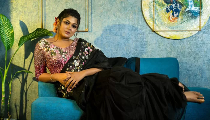 উচ্চতার জন্য ভেঙে যায় প্রেম, বিয়ের জন্য সমান উচ্চতার পাত্র খুঁজছেন মৌসুমী - the Bengali Times