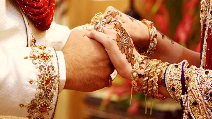 বিয়ের ১৪ বছর পর জানা গেল স্ত্রী বাংলাদেশের নাগরিক, অতঃপর… - the Bengali Times বিয়ের ১৪ বছর পর জানা গেল স্ত্রী বাংলাদেশের নাগরিক, অতঃপর… - the Bengali Times
