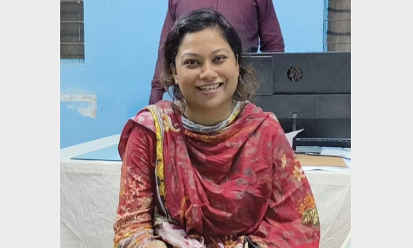 স্বাস্থ্য কর্মকর্তার কক্ষে গোনা হচ্ছিল ‘ঘুষের টাকা’, ভিডিও ফাঁস - the Bengali Times