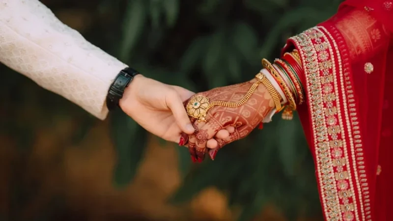 বিয়ে করে জমি ও ফ্ল্যাট হাতিয়ে নেওয়াই তার পেশা - the Bengali Times