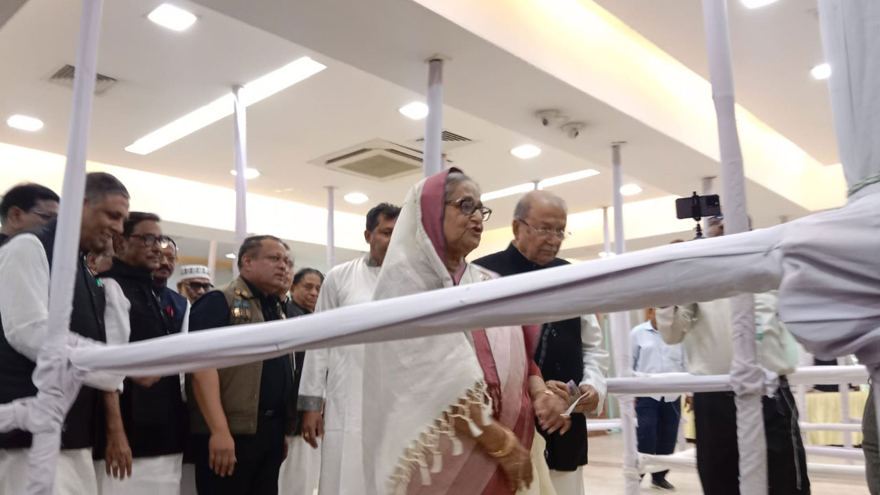 আ.লীগের মনোনয়ন ফরম বিক্রি শুরু, প্রথমটি শেখ হাসিনার - the Bengali Times আ.লীগের মনোনয়ন ফরম বিক্রি শুরু, প্রথমটি শেখ হাসিনার - the Bengali Times