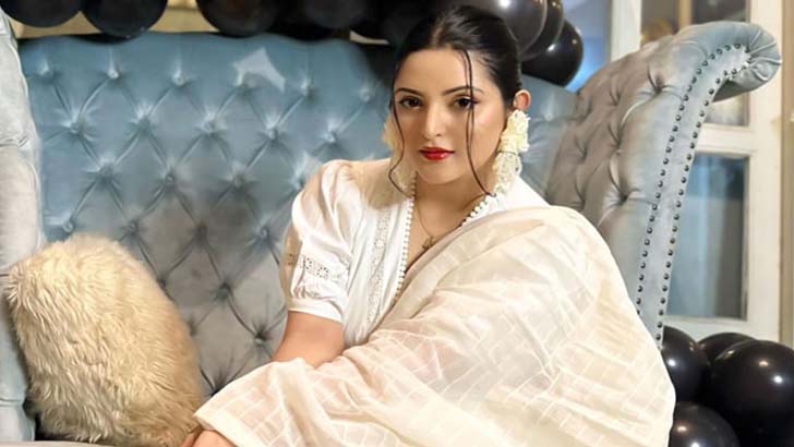 ‘উনি সবকিছু এমন ষড়যন্ত্র বইলা চালায়ে দিতে চান ক্যান’: কার উদ্দেশে পরীমনির পোস্ট ‘উনি সবকিছু এমন ষড়যন্ত্র বইলা চালায়ে দিতে চান ক্যান’: কার উদ্দেশে পরীমনির পোস্ট