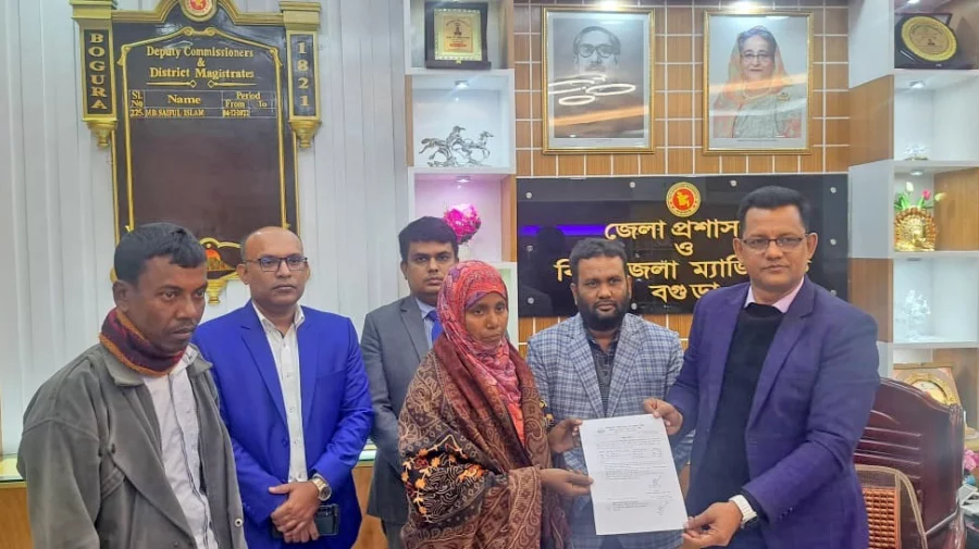 স্বামীর রিকশায় চড়ে এমএ পাস করা স্ত্রী এখন শিক্ষক - the Bengali Times স্বামীর রিকশায় চড়ে এমএ পাস করা স্ত্রী এখন শিক্ষক - the Bengali Times