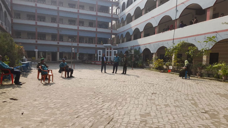 টঙ্গীতে ৬ বুথে তিন ঘণ্টায় ৪৫ ভোট, রোদ পোহাচ্ছেন এজেন্ট-কর্মকর্তারা - the Bengali Times টঙ্গীতে ৬ বুথে তিন ঘণ্টায় ৪৫ ভোট, রোদ পোহাচ্ছেন এজেন্ট-কর্মকর্তারা - the Bengali Times