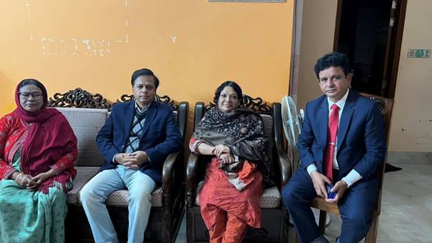 রাজনীতিতে ভাল পরিবার - the Bengali Times