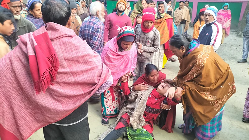 তালাবদ্ধ ফ্ল্যাটে পড়ে ছিল মা-বাবা ও মেয়ের গলাকাটা লাশ - the Bengali Times