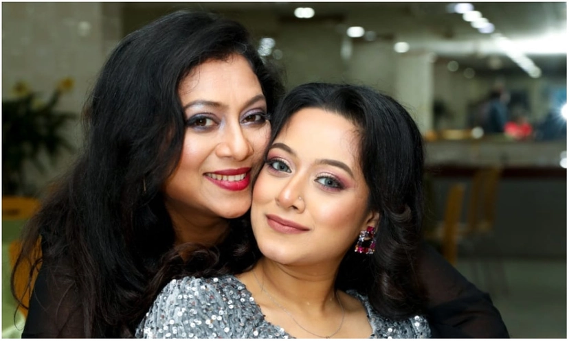 শাবনূরকে ‘মা’ মনে করেন দীঘি! - the Bengali Times শাবনূরকে ‘মা’ মনে করেন দীঘি! - the Bengali Times