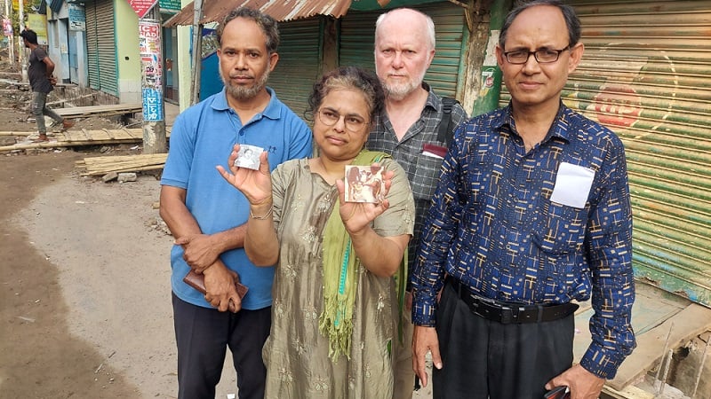 মা-বাবার সন্ধানে খুলনার পথে পথে ঘুরছেন ডেনমার্কের নারী - the Bengali Times মা-বাবার সন্ধানে খুলনার পথে পথে ঘুরছেন ডেনমার্কের নারী - the Bengali Times
