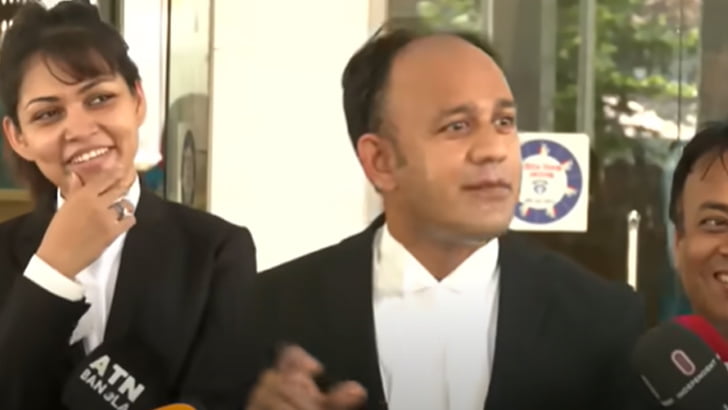 ব্যারিস্টার সুমনের পাশে দাঁড়িয়ে লাবণ্যময়ী হাসি ভাইরাল, মুখ খুললেন পিয়া জান্নাতুল - the Bengali Times