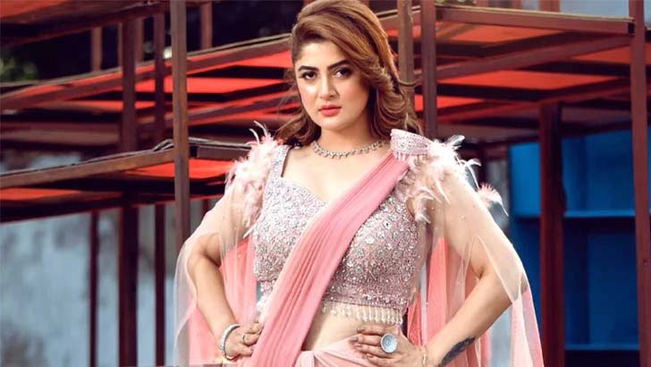 সুইমিংপুলে শ্রাবন্তীর সঙ্গে দুই ভালোবাসার মানুষ, তারা কারা? - the Bengali Times সুইমিংপুলে শ্রাবন্তীর সঙ্গে দুই ভালোবাসার মানুষ, তারা কারা? - the Bengali Times