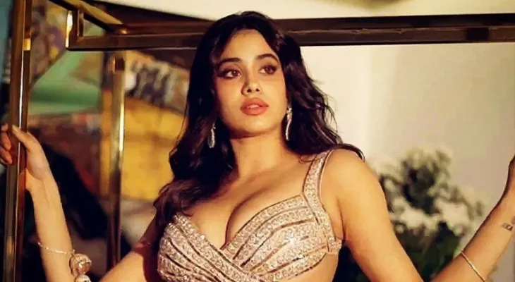 প্রোফাইল থেকে একের পর এক অশ্লীল পোস্ট, যা বললেন জাহ্নবী - the Bengali Times প্রোফাইল থেকে একের পর এক অশ্লীল পোস্ট, যা বললেন জাহ্নবী - the Bengali Times