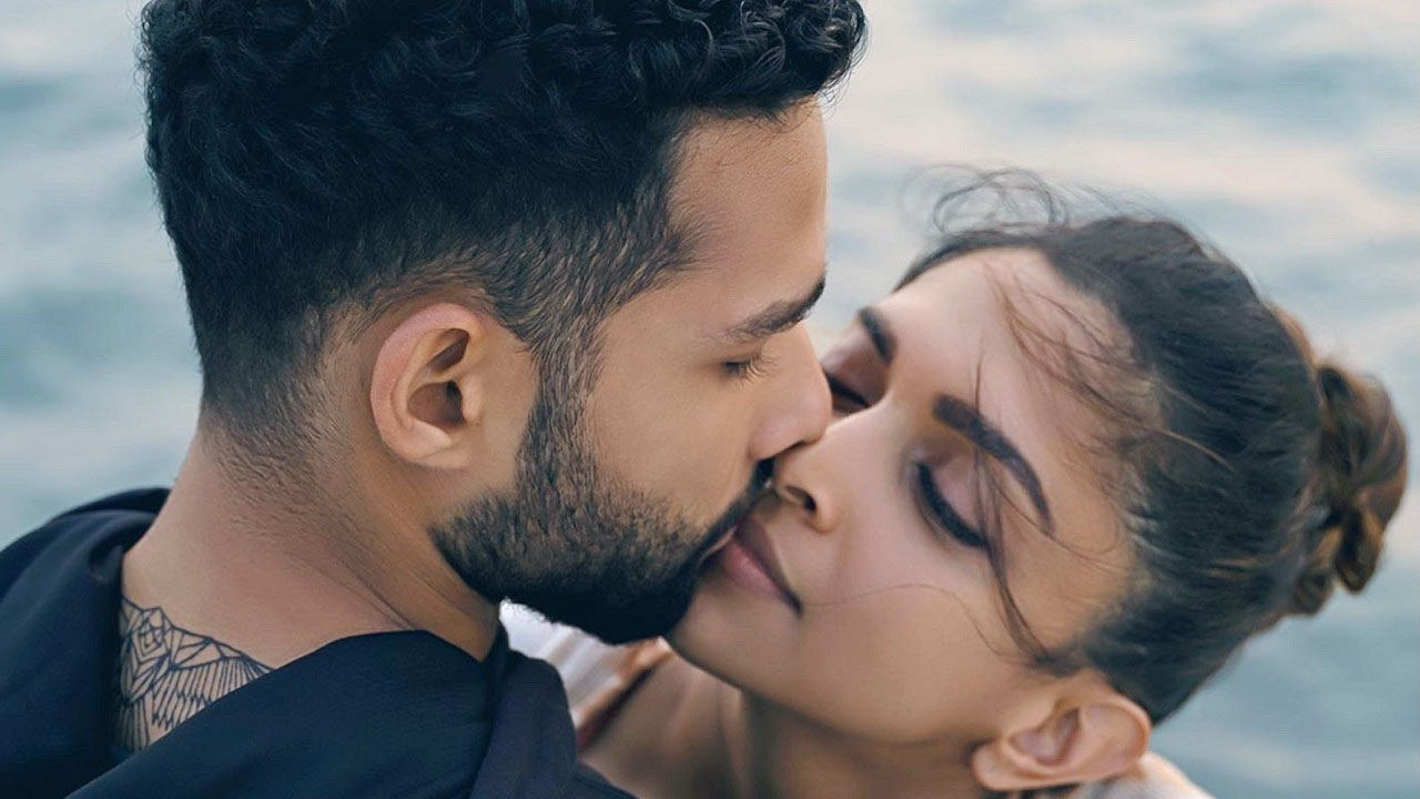 দীপিকাকে চুমু, অভিনেতাকে বাবার পরামর্শ- ৯৯ শতাংশ পুরুষ এটা চাইবে - the Bengali Times দীপিকাকে চুমু, অভিনেতাকে বাবার পরামর্শ- ৯৯ শতাংশ পুরুষ এটা চাইবে - the Bengali Times