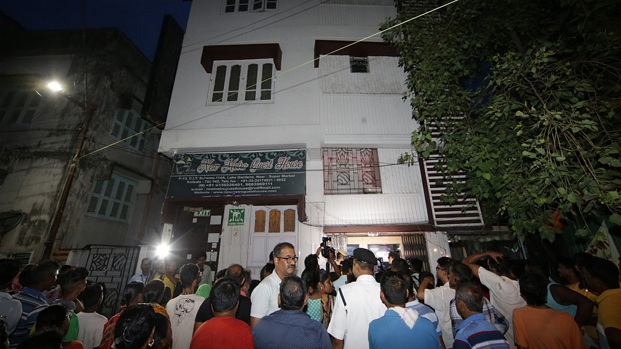প্রেমিকাকে গুলি করে হত্যা, যুবকের গোপন চিঠিতে যা লেখা ছিল - the Bengali Times প্রেমিকাকে গুলি করে হত্যা, যুবকের গোপন চিঠিতে যা লেখা ছিল - the Bengali Times