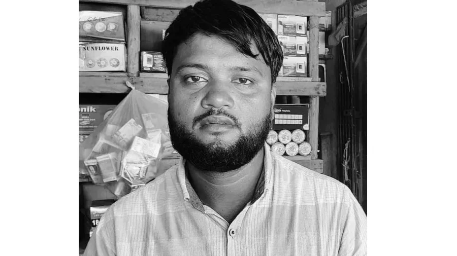 গাড়ি থেকে নেমে দৌড় দেন যুবলীগ নেতা, ধাওয়া করে কোপাল দুর্বৃত্তরা - the Bengali Times গাড়ি থেকে নেমে দৌড় দেন যুবলীগ নেতা, ধাওয়া করে কোপাল দুর্বৃত্তরা - the Bengali Times