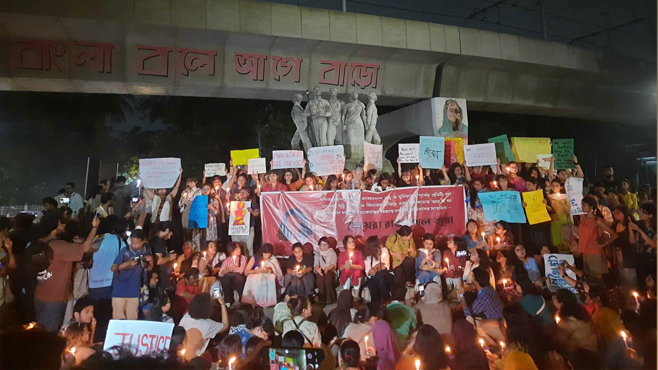 প্রতিটি ধর্ষণের বিচার চেয়ে ঢাবিতে ‘রাত দখল করো নারী’ কর্মসূচি - the Bengali Times