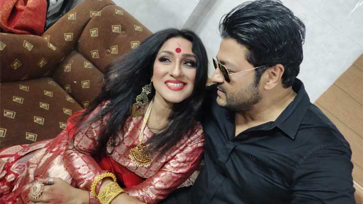 ঋতুপর্ণার বাড়িতে আশ্রয় নিয়েছেন ফেরদৌস! - the Bengali Times ঋতুপর্ণার বাড়িতে আশ্রয় নিয়েছেন ফেরদৌস! - the Bengali Times