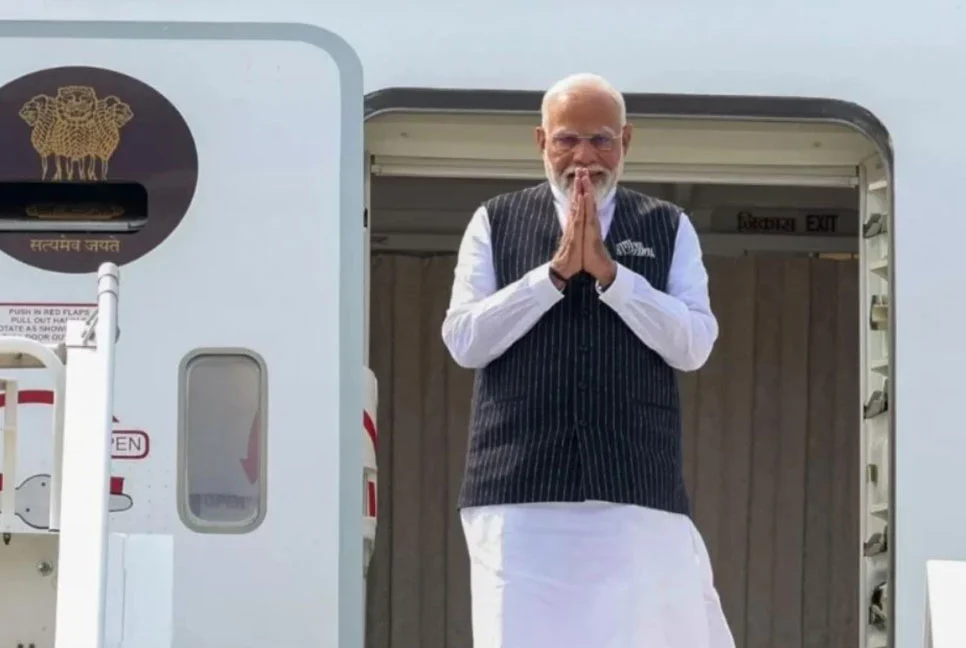 না জানিয়ে ৪৬ মিনিট পাকিস্তানের আকাশে উড়ল মোদির বিমান! - the Bengali Times না জানিয়ে ৪৬ মিনিট পাকিস্তানের আকাশে উড়ল মোদির বিমান! - the Bengali Times