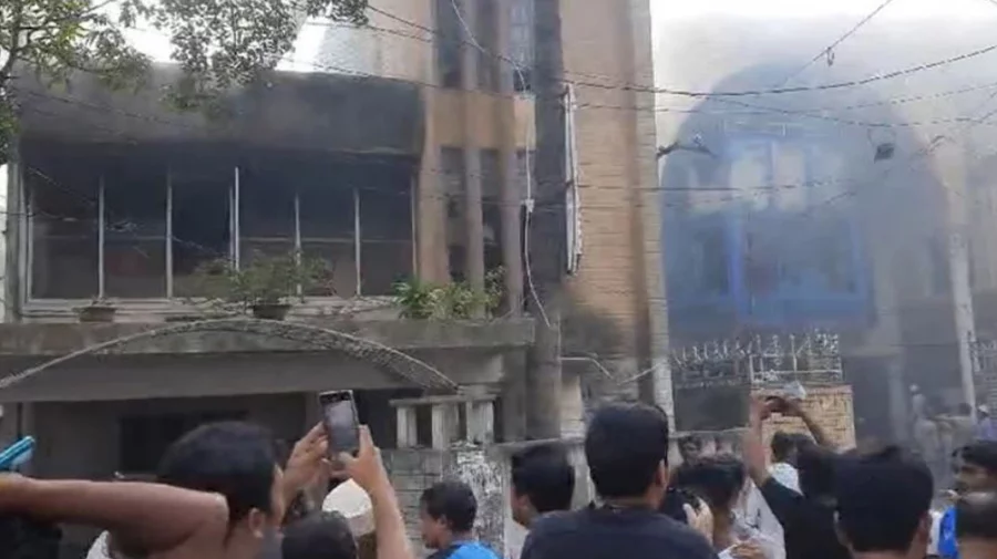 শামীম ওসমানের বাড়িতে আগুন, ছেলে ও ভাতিজার অফিস লুট - the Bengali Times শামীম ওসমানের বাড়িতে আগুন, ছেলে ও ভাতিজার অফিস লুট - the Bengali Times
