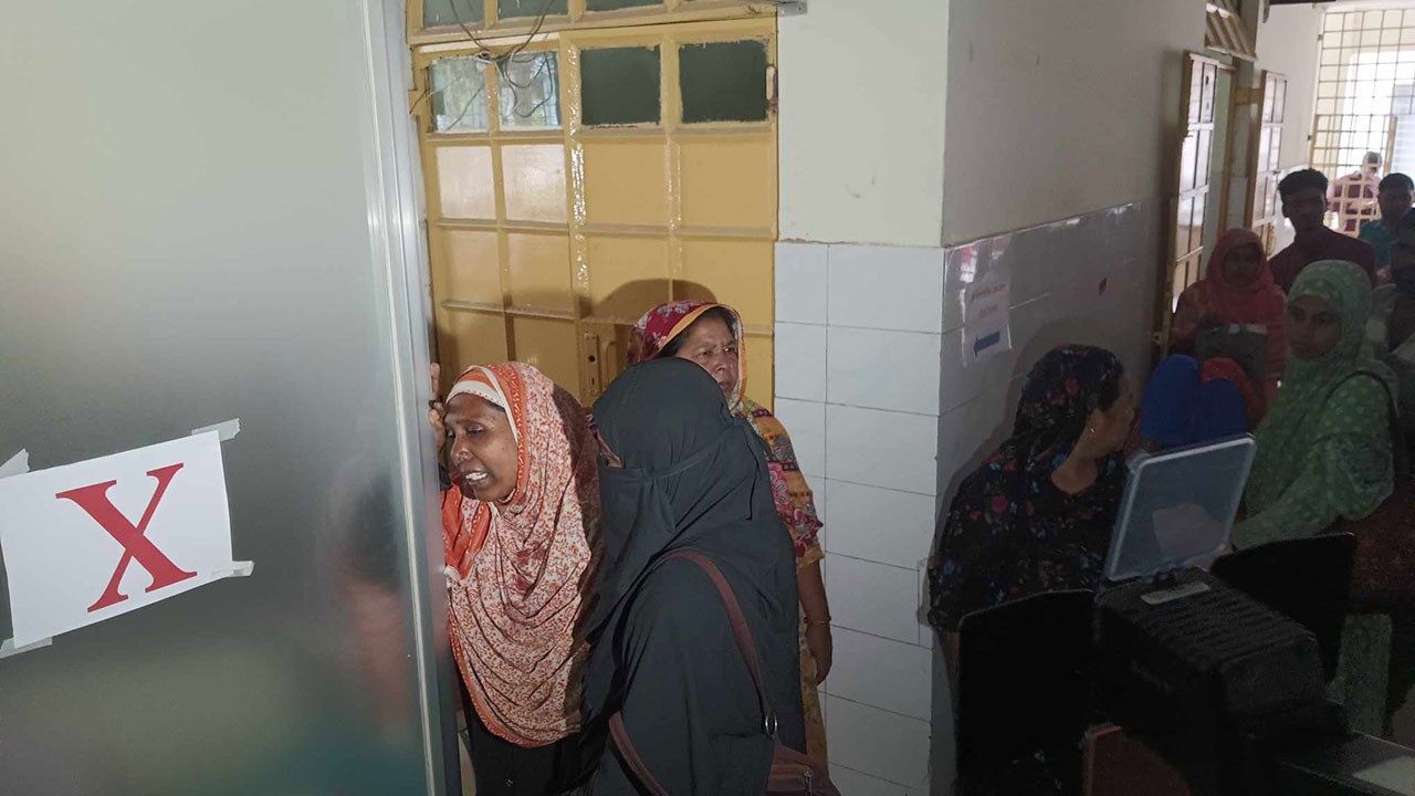 স্বামী মর্গে, মেয়ে আইসিইউতে, যন্ত্রণায় কাতরাচ্ছেন অন্তঃসত্ত্বা স্ত্রী - the Bengali Times
