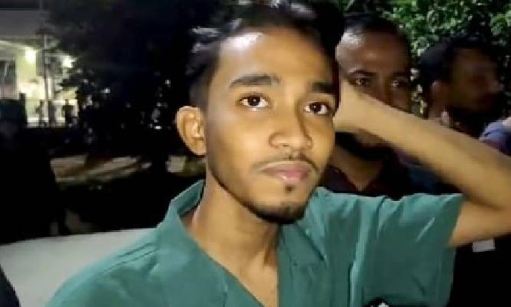 গার্লফ্রেন্ডের সঙ্গে দেখা করতে এসে যৌথ বাহিনীর হাতে যুবক আটক - the Bengali Times গার্লফ্রেন্ডের সঙ্গে দেখা করতে এসে যৌথ বাহিনীর হাতে যুবক আটক - the Bengali Times