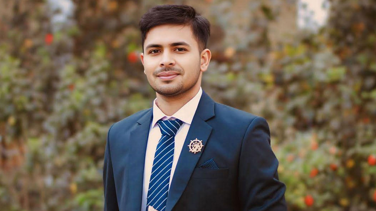 শার্ট-ক্যাপ পরিয়ে বান্ধবীকে হলে নিয়ে রাবি ছাত্রের রাত্রিযাপন - the Bengali Times