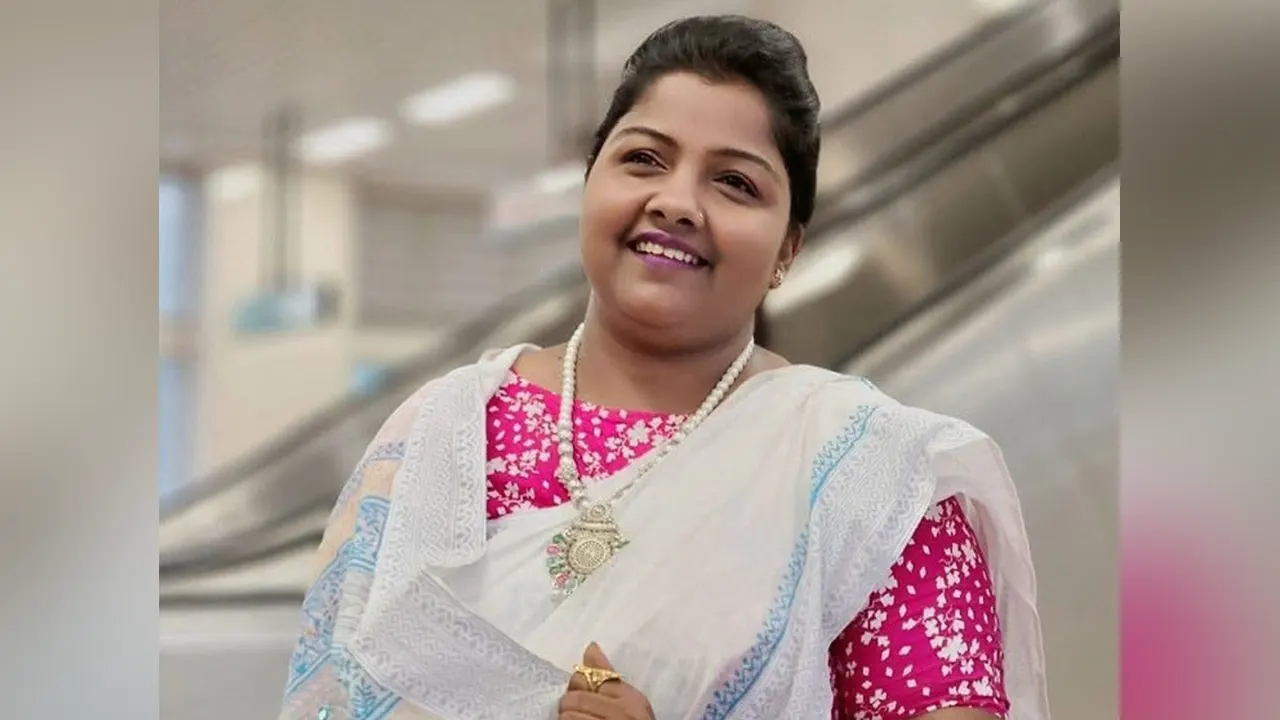 আ.লীগ নেত্রীর বাড়িতে চলছিল গোপন বৈঠক, অতঃপর… - the Bengali Times আ.লীগ নেত্রীর বাড়িতে চলছিল গোপন বৈঠক, অতঃপর… - the Bengali Times