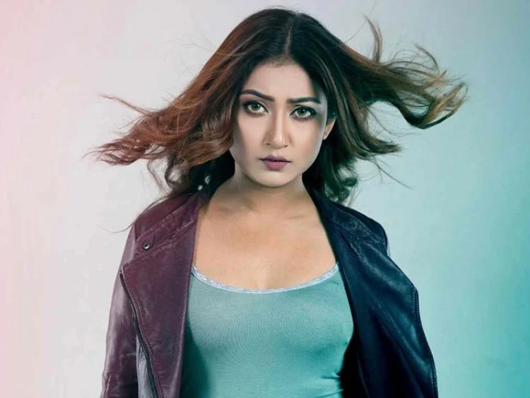 ‘প্রেগন্যান্ট স্ত্রীকে একা বাসায় রেখে ভোর পর্যন্ত বারে গিয়ে মদ খায়—এটা কেমন মানুষ?’ - the Bengali Times