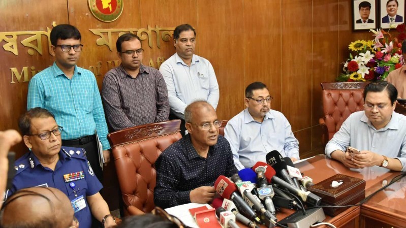 ‘দেশে যেকোনো সময় চিরুনি অভিযান শুরু হতে পারে’ - the Bengali Times ‘দেশে যেকোনো সময় চিরুনি অভিযান শুরু হতে পারে’ - the Bengali Times