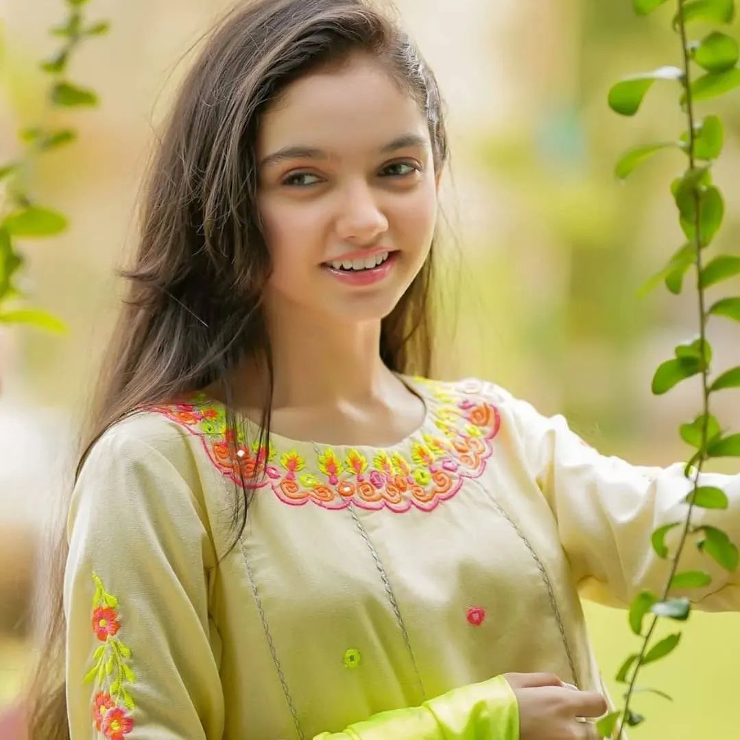কে এই ষোড়শী আইনা আসিফ? - the Bengali Times কে এই ষোড়শী আইনা আসিফ? - the Bengali Times
