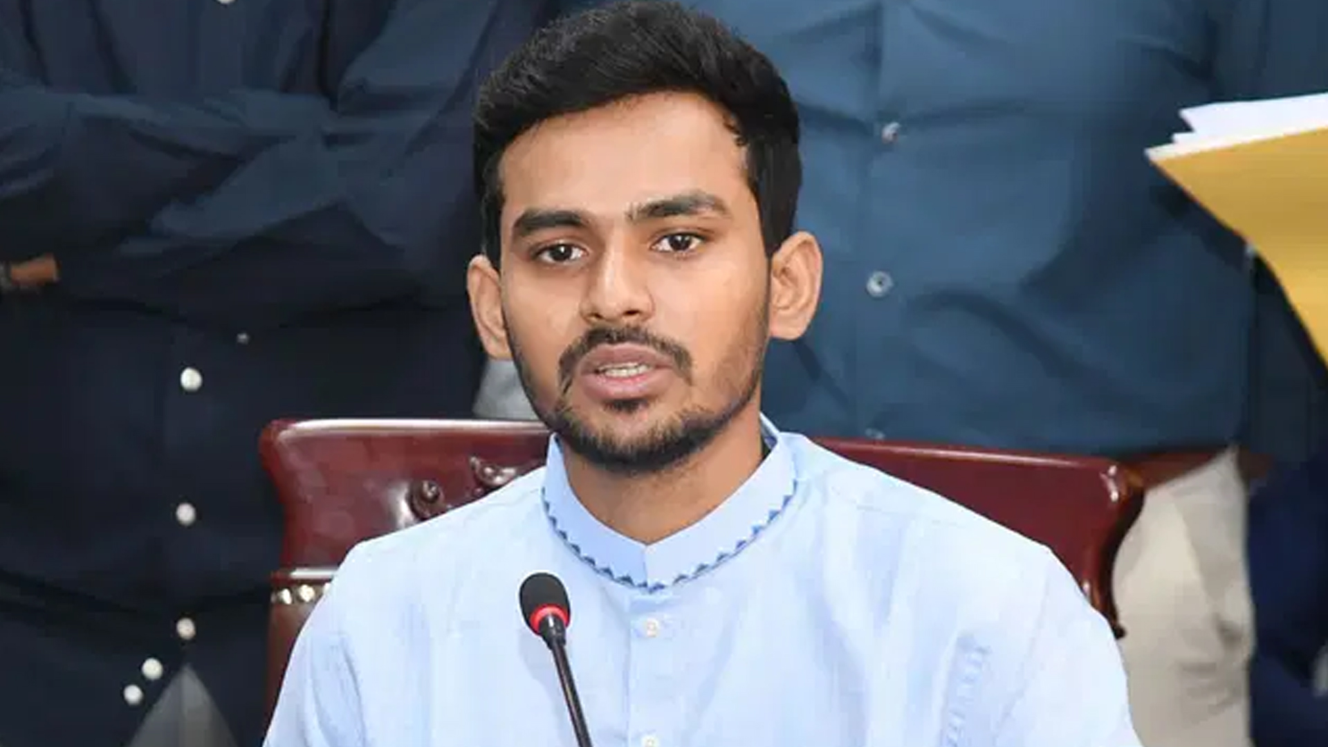 হাঁসের মাংস খেতে নীলা মার্কেটে যান আসিফ মাহমুদ, বন্ধ থাকলে ওয়েস্টিনে - the Bengali Times