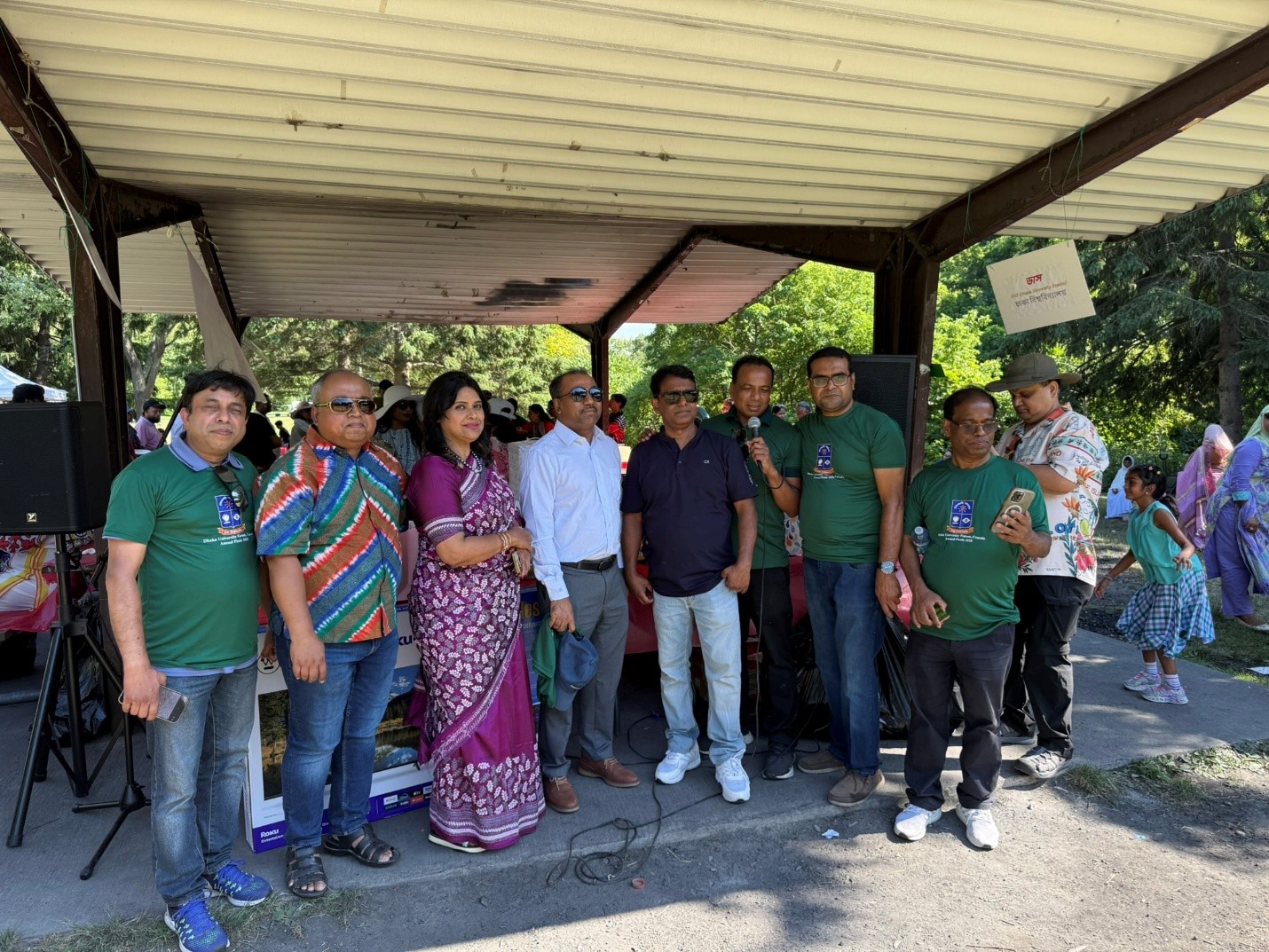 ঢাকা বিশ্ববিদ্যালয়ের একজন প্রাক্তন ছাত্র যখন কনসাল জেনারেল—টরন্টো পিকনিকে এক অনন্য উপস্থিতি - the Bengali Times