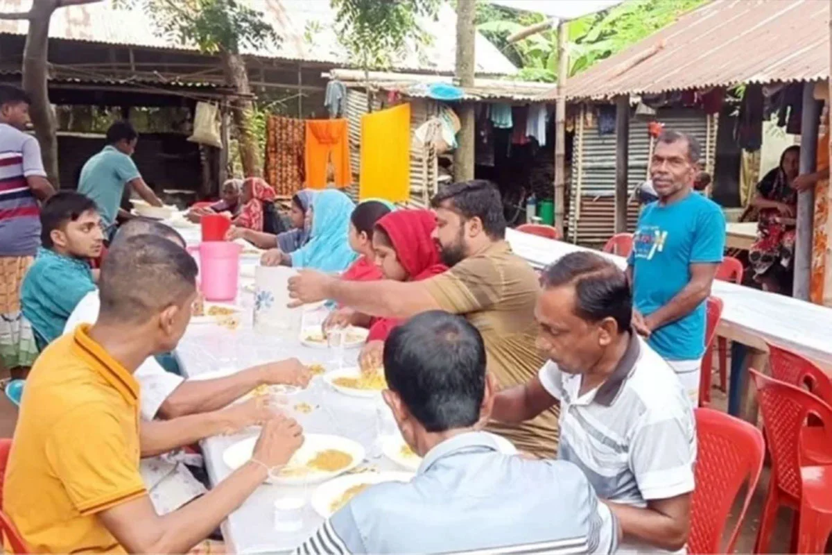 ‘ঋণের দায়ে’ স্ত্রী-সন্তানদের হত্যার পর আত্মহত্যা: লাখ টাকা ধার করে চল্লিশা করলো পরিবার - the Bengali Times ‘ঋণের দায়ে’ স্ত্রী-সন্তানদের হত্যার পর আত্মহত্যা: লাখ টাকা ধার করে চল্লিশা করলো পরিবার - the Bengali Times
