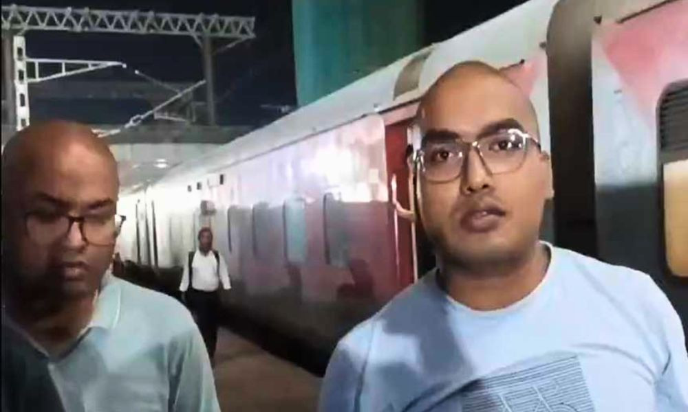 টিকিট যখন কেটেছি ট্রেনের তোয়ালে-চাদরও আমার!—ভাইরাল যুবকের কাণ্ড - the Bengali Times