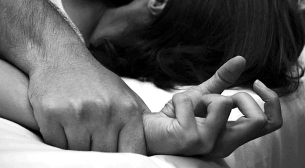 সাবেক স্ত্রীর সঙ্গে ‘জোরপূর্বক রাত্রীযাপন’, অতঃপর… - the Bengali Times সাবেক স্ত্রীর সঙ্গে ‘জোরপূর্বক রাত্রীযাপন’, অতঃপর… - the Bengali Times