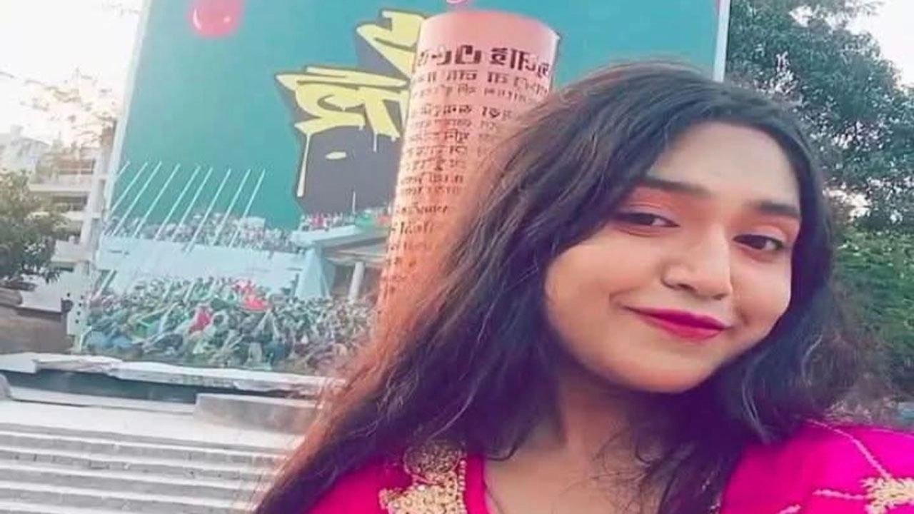 জুলাইযোদ্ধাদের ‘গালাগাল’ করা সেই তরুণী হাজতে - the Bengali Times জুলাইযোদ্ধাদের ‘গালাগাল’ করা সেই তরুণী হাজতে - the Bengali Times
