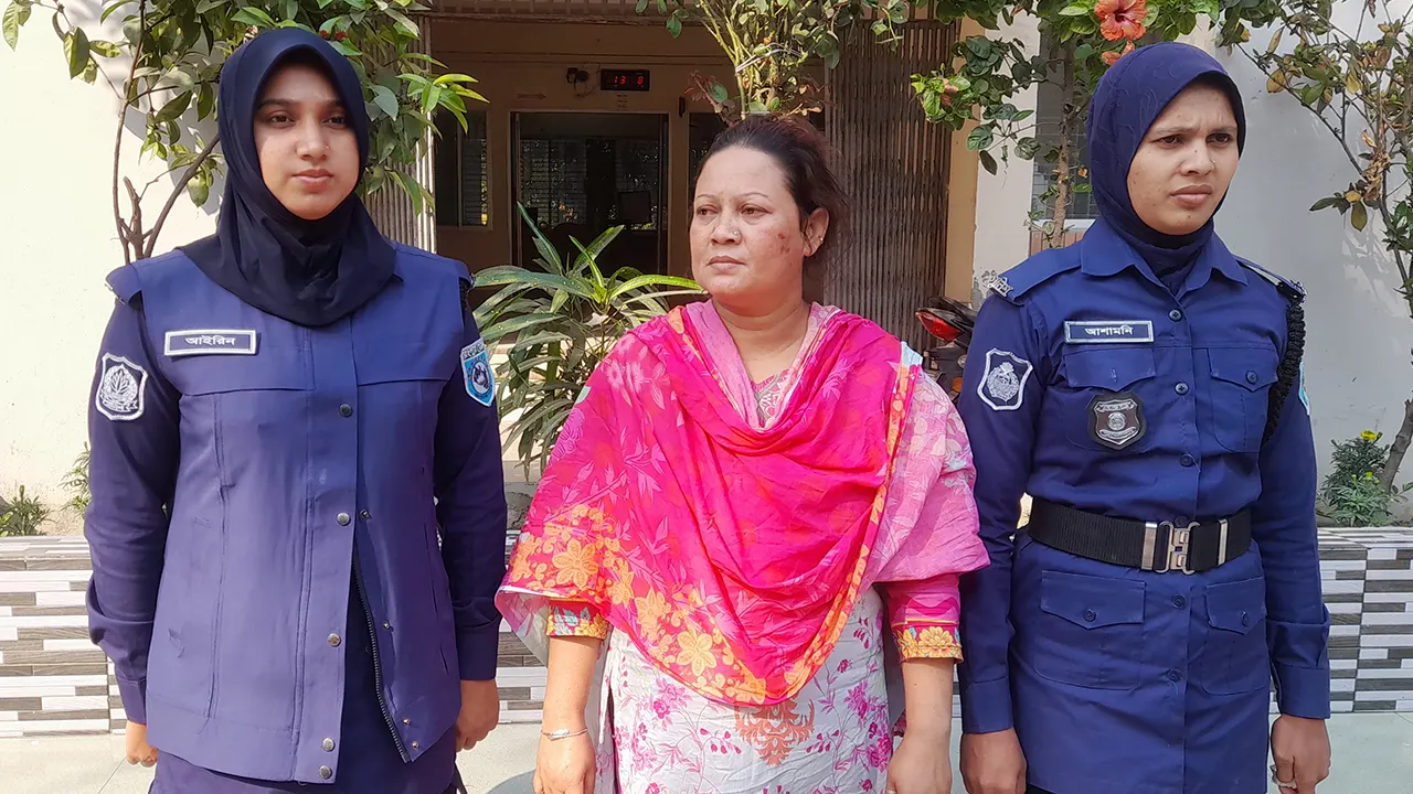 টিকটকে উসকানিমূলক ভিডিও, আ.লীগ নেত্রী সুলতানা আটক - the Bengali Times টিকটকে উসকানিমূলক ভিডিও, আ.লীগ নেত্রী সুলতানা আটক - the Bengali Times