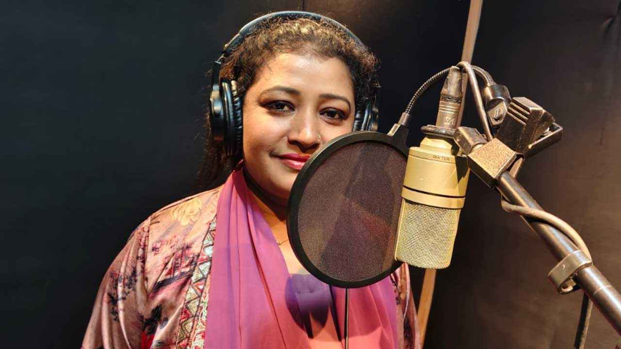 বিছানায় না গেলে পুরুষ বাউলরা প্রোগ্রামে ডাকে না: হাসিনা সরকার - the Bengali Times বিছানায় না গেলে পুরুষ বাউলরা প্রোগ্রামে ডাকে না: হাসিনা সরকার - the Bengali Times