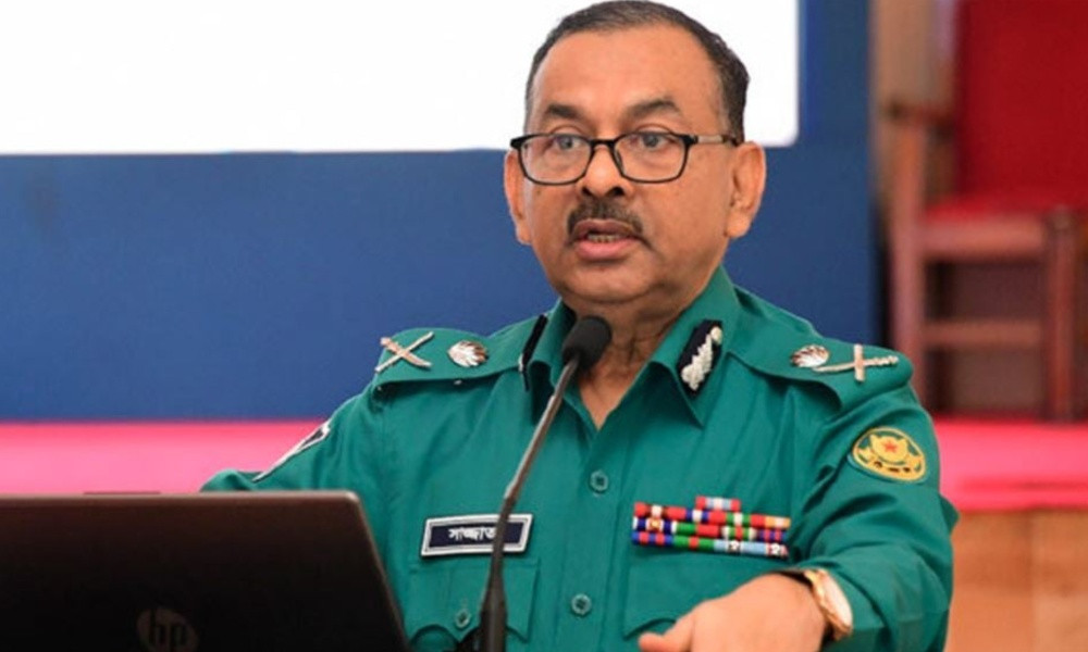 গাড়িতে আগুন ও ককটেল নিক্ষেপকারীকে গুলির নির্দেশ ডিএমপি কমিশনারের - the Bengali Times গাড়িতে আগুন ও ককটেল নিক্ষেপকারীকে গুলির নির্দেশ ডিএমপি কমিশনারের - the Bengali Times