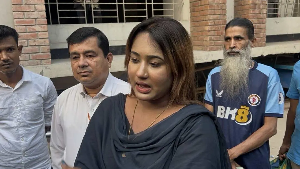 যে অভিযোগ এনে কাঠগড়ায় অঝোরে কাঁদলেন রিয়া মনি - the Bengali Times যে অভিযোগ এনে কাঠগড়ায় অঝোরে কাঁদলেন রিয়া মনি - the Bengali Times