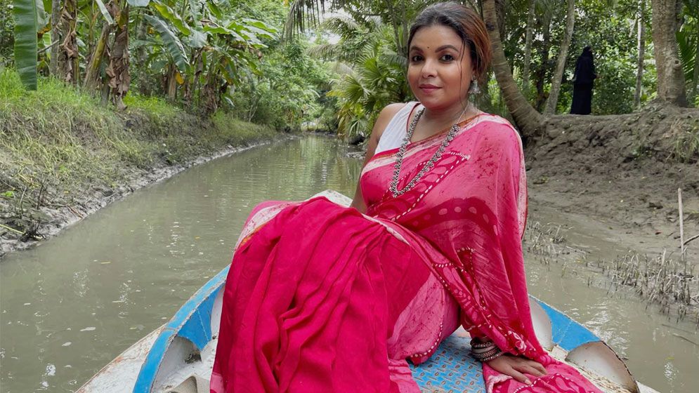 ৩২ নম্বরে বুলডোজার নিয়ে যাওয়া দলকে ‘রাজাকার’ আখ্যা শাওনের - the Bengali Times
