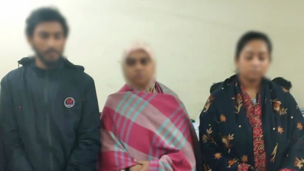 হাদিকে হত্যাচেষ্টা: ফয়সালের স্ত্রী, বান্ধবীসহ আটক ৩ - the Bengali Times হাদিকে হত্যাচেষ্টা: ফয়সালের স্ত্রী, বান্ধবীসহ আটক ৩ - the Bengali Times