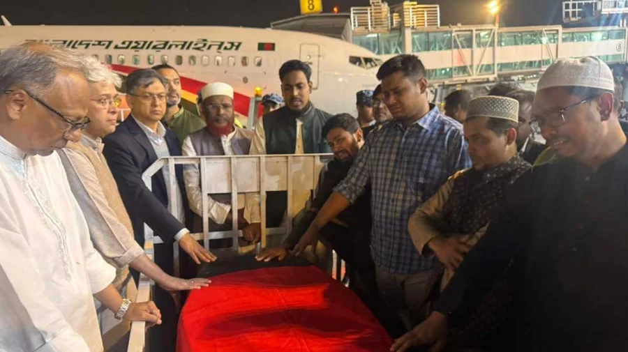 হাদির কফিন দেখেই কান্নায় ভেঙে পড়লেন হাসনাত-সাদিক কায়েমরা - the Bengali Times হাদির কফিন দেখেই কান্নায় ভেঙে পড়লেন হাসনাত-সাদিক কায়েমরা - the Bengali Times