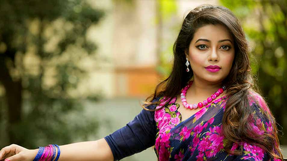 মেহেদিরাঙা হাত শেয়ার, এমন হয়ে যাবে বুঝতে পারিনি: কনা - the Bengali Times মেহেদিরাঙা হাত শেয়ার, এমন হয়ে যাবে বুঝতে পারিনি: কনা - the Bengali Times