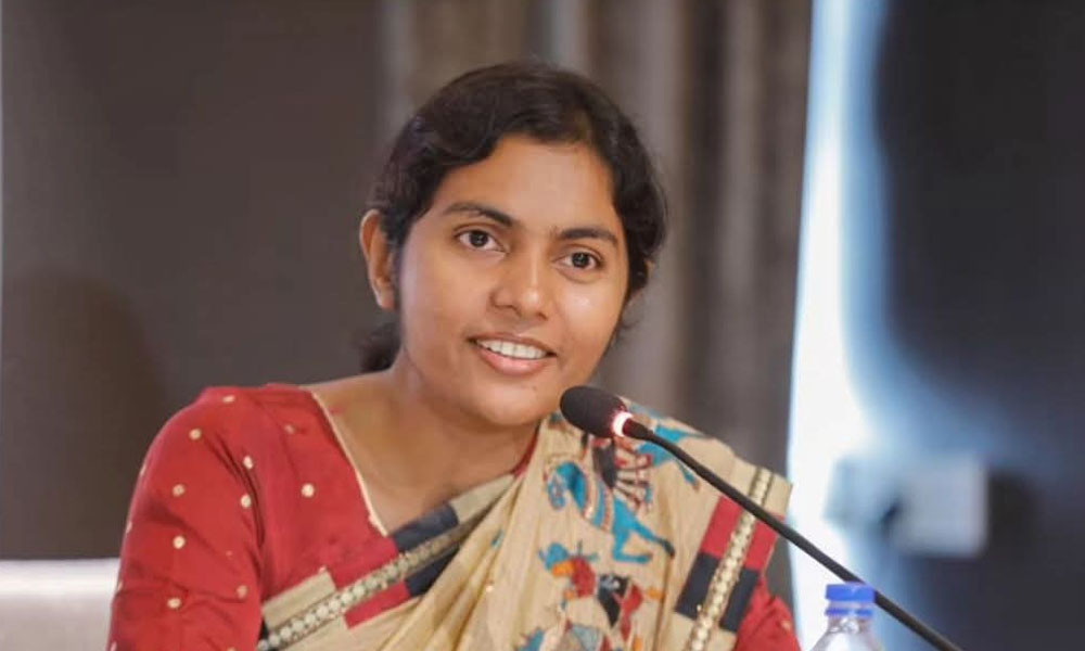 নারীর সঙ্গে বসতেই আপত্তি, প্রতিনিধিত্ব কর‌বেন কিভাবে? - the Bengali Times