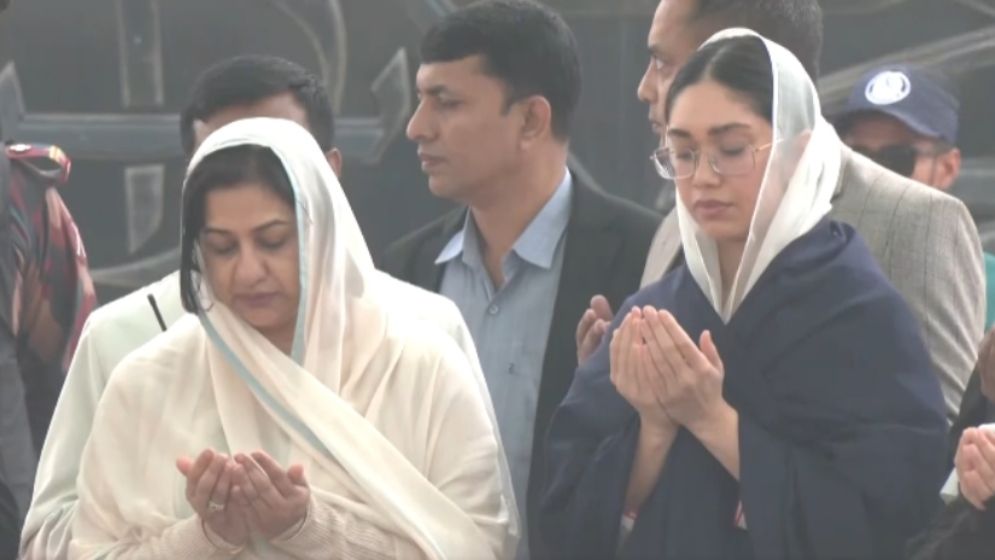 দাদি খালেদা জিয়ার কবর জিয়ারত করলেন জাইমা রহমান - the Bengali Times