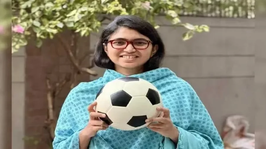 আমি কোথাও যাচ্ছি না, আমার শেকড় এই মাটিতে : তাসনিম জারা - the Bengali Times আমি কোথাও যাচ্ছি না, আমার শেকড় এই মাটিতে : তাসনিম জারা - the Bengali Times