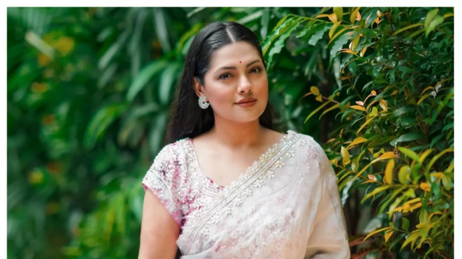 এক বছরেই ‘আঙুল ফুলে কলা গাছ’ - the Bengali Times এক বছরেই ‘আঙুল ফুলে কলা গাছ’ - the Bengali Times